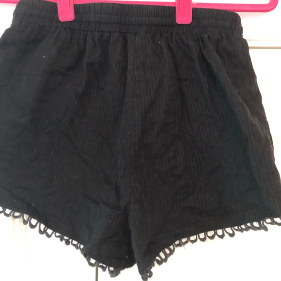 Pacsun ruffle edge shorts - Picture 3 of 7